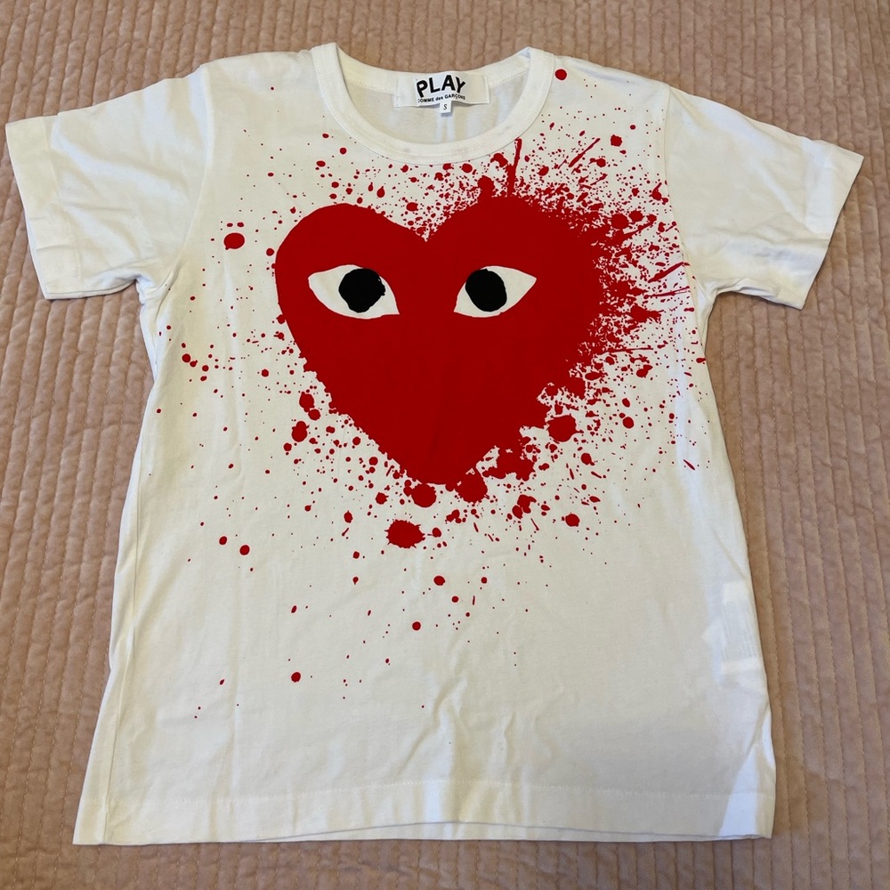 Comme des Garcons × Comme des Garcons PLAY Red Splatter Heart Tee - LIKE NEW